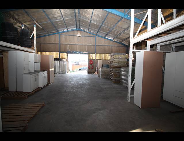 2,580M² WAREHOUSE FOR SALE IN BRAELYN